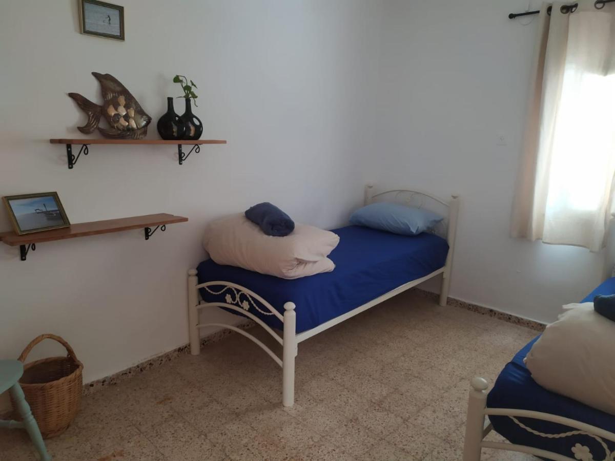 Juha'S Guesthouse - Zarqa Bay Jisr ez Zarqa Exterior photo